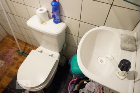 Casa de condomínio à venda com 150m², 5 quartos e 1 vaga Casa de condomínio à venda com 150m², 5 quartos e 1 vagaCasa 2 - Banheiro