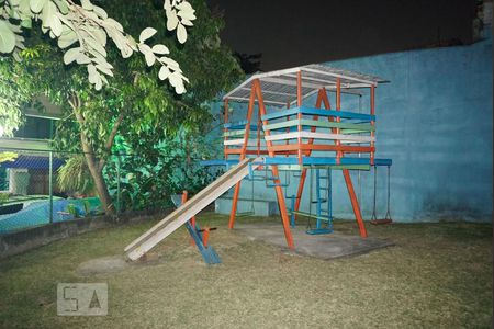 Casa de condomínio à venda com 150m², 5 quartos e 1 vaga Casa de condomínio à venda com 150m², 5 quartos e 1 vagaÁrea Comum - Playground