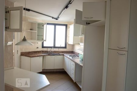 Apartamento à venda com 130m², 3 quartos e 2 vagasCozinha