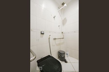 Casa à venda com 200m², 4 quartos e 2 vagasBanheiro