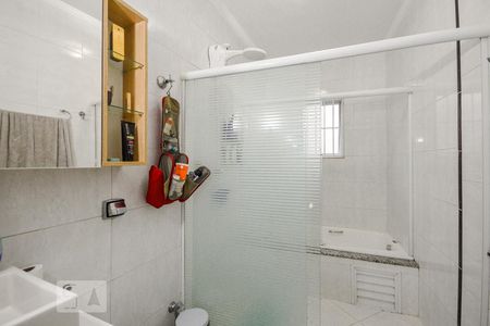 Casa à venda com 200m², 4 quartos e 2 vagasBanheiro 1