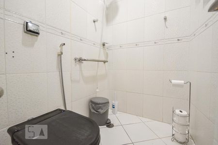 Casa à venda com 200m², 4 quartos e 2 vagasBanheiro