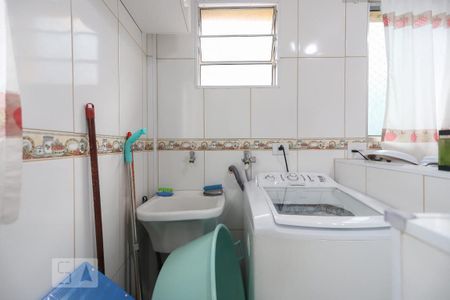 Casa à venda com 250m², 3 quartos e 6 vagas Casa à venda com 250m², 3 quartos e 6 vagasLavanderia