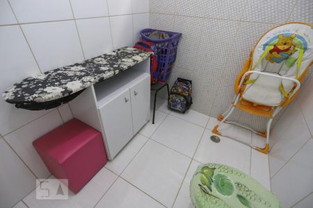 Casa à venda com 250m², 3 quartos e 6 vagas Casa à venda com 250m², 3 quartos e 6 vagasBanheiro Social