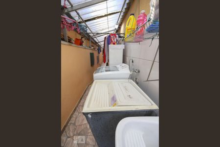 Casa à venda com 250m², 3 quartos e 6 vagas Casa à venda com 250m², 3 quartos e 6 vagasLavanderia