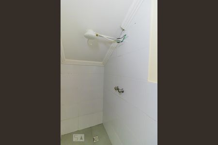 Detalhe banheiro de casa para alugar com 1 quarto, 40m² em Vila Ré, São Paulo