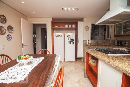 Casa à venda com 460m², 5 quartos e 2 vagasCozinha