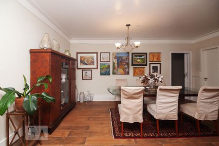 Casa à venda com 460m², 5 quartos e 2 vagasSala de jantar