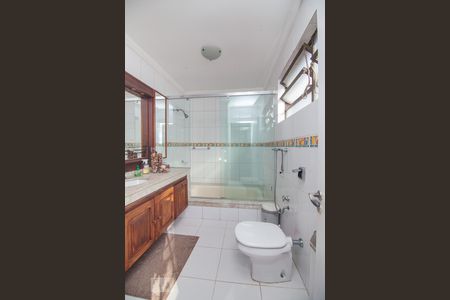 Casa à venda com 460m², 5 quartos e 2 vagasBanheiro suíte