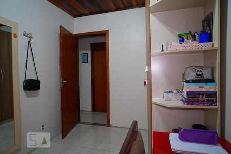 Casa à venda com 120m², 4 quartos e 2 vagasQuarto 2
