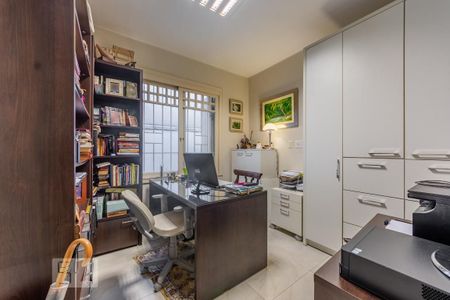 Casa à venda com 270m², 2 quartos e 4 vagasEscritório