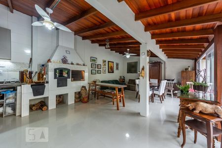 Casa à venda com 270m², 2 quartos e 4 vagasÁrea Gourmet