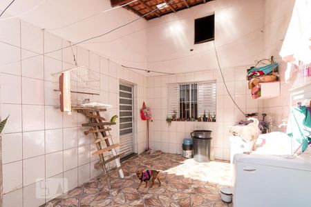 Casa à venda com 70m², 2 quartos e 2 vagasÁrea de serviço