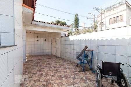 Casa à venda com 70m², 2 quartos e 2 vagasGaragem e quintal