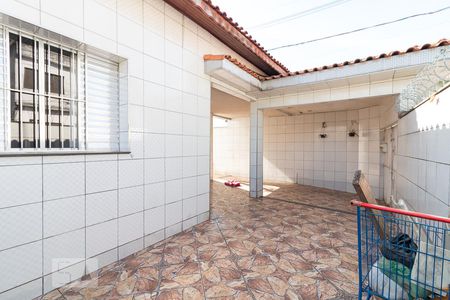 Casa à venda com 70m², 2 quartos e 2 vagasGaragem e quintal