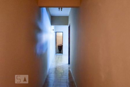 Casa à venda com 200m², 3 quartos e 2 vagasCorredor