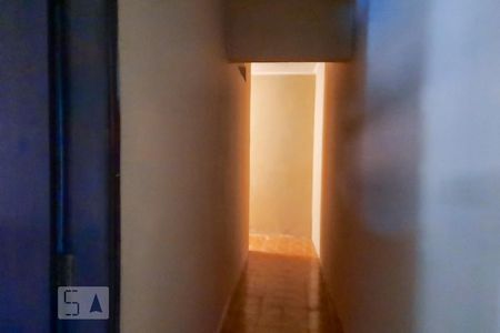 Casa à venda com 200m², 3 quartos e 2 vagasCorredor