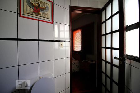 Apartamento à venda com 97m², 2 quartos e 2 vagasBanheiro da Suíte