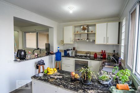 Casa à venda com 500m², 7 quartos e 8 vagas Casa à venda com 500m², 7 quartos e 8 vagasCozinha