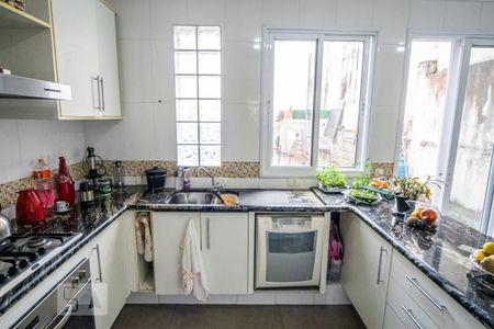 Casa à venda com 500m², 7 quartos e 8 vagas Casa à venda com 500m², 7 quartos e 8 vagasCozinha