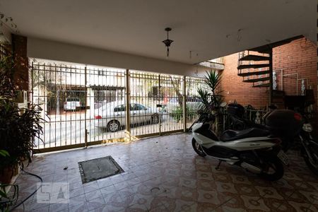 Casa à venda com 550m², 8 quartos e 3 vagas Casa à venda com 550m², 8 quartos e 3 vagasGaragem