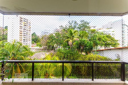 Apartamento à venda com 481m², 4 quartos e 3 vagas Apartamento à venda com 481m², 4 quartos e 3 vagasVista da Suite 2