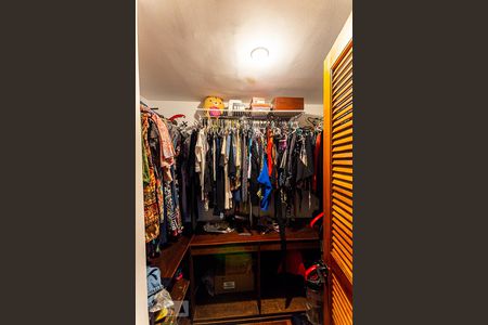 Apartamento à venda com 481m², 4 quartos e 3 vagas Apartamento à venda com 481m², 4 quartos e 3 vagasCloset