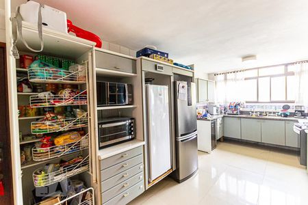 Apartamento à venda com 481m², 4 quartos e 3 vagas Apartamento à venda com 481m², 4 quartos e 3 vagasCozinha