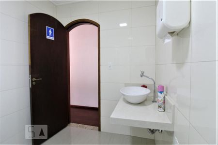 Casa à venda com 300m², 3 quartos e 4 vagasBanheiro suíte 1