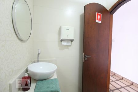 Casa à venda com 300m², 3 quartos e 4 vagasLavabo