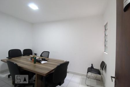 Casa à venda com 300m², 3 quartos e 4 vagasQuarto serviço