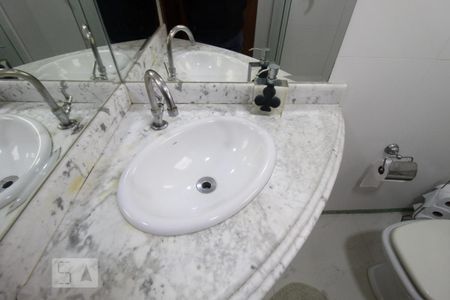 Casa à venda com 300m², 3 quartos e 4 vagasBanheiro social