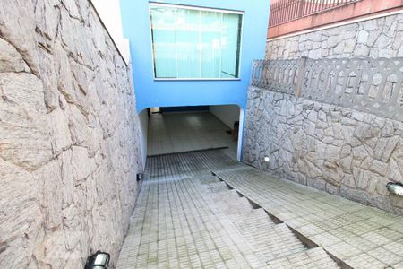 Casa à venda com 300m², 3 quartos e 4 vagasRampa garagem