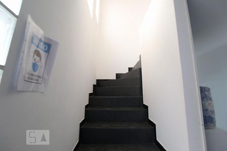 Casa à venda com 300m², 3 quartos e 4 vagasEscada