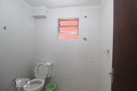 Casa à venda com 300m², 3 quartos e 4 vagasBanheiro serviço