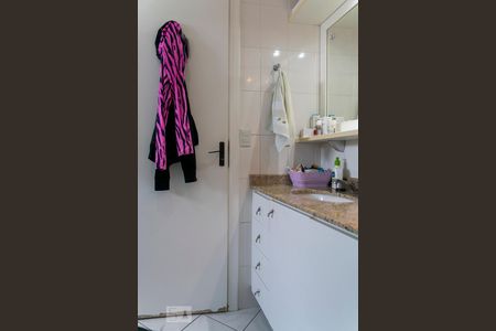 Apartamento à venda com 261m², 4 quartos e 3 vagasBanheiro suite 1