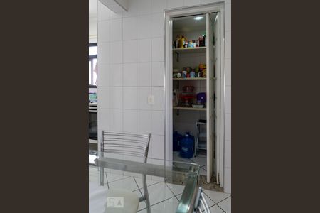 Apartamento à venda com 261m², 4 quartos e 3 vagasCozinha