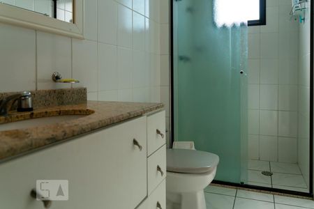 Apartamento à venda com 261m², 4 quartos e 3 vagasBanheiro suite 3