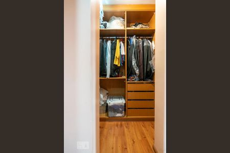 Apartamento à venda com 261m², 4 quartos e 3 vagasCloset