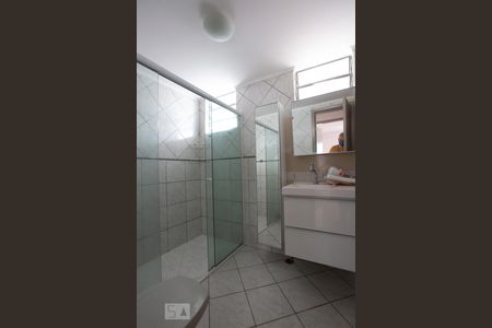 Apartamento à venda com 84m², 2 quartos e 1 vaga Apartamento à venda com 84m², 2 quartos e 1 vagaBanheiro social