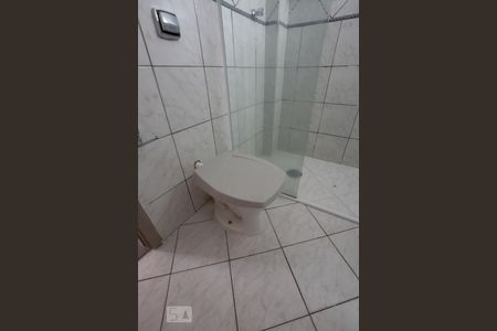 Apartamento à venda com 84m², 2 quartos e 1 vaga Apartamento à venda com 84m², 2 quartos e 1 vagaBanheiro social
