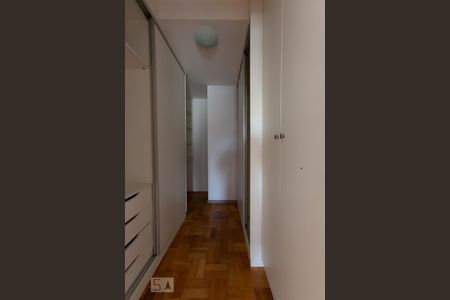 Apartamento à venda com 84m², 2 quartos e 1 vaga Apartamento à venda com 84m², 2 quartos e 1 vagaCloset Quarto 2