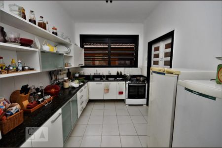 Casa à venda com 450m², 4 quartos e 1 vagaCozinha