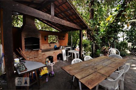 Casa à venda com 450m², 4 quartos e 1 vagaÁrea de Lazer 