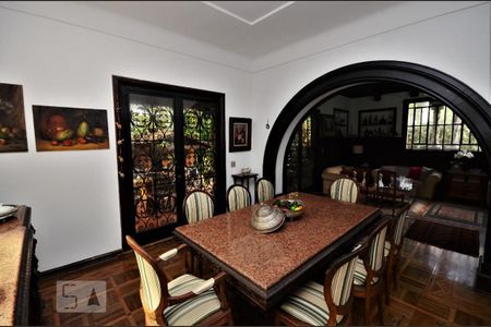 Casa à venda com 450m², 4 quartos e 1 vagaSala de Jantar 1