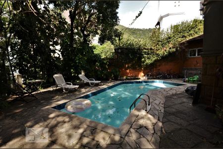 Casa à venda com 450m², 4 quartos e 1 vagaÁrea de Lazer 