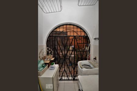 Casa à venda com 450m², 4 quartos e 1 vagaÁrea de Serviço