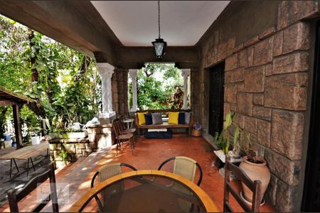 Casa à venda com 450m², 4 quartos e 1 vagaVaranda 