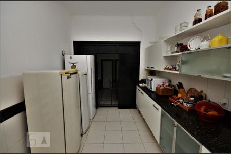 Casa à venda com 450m², 4 quartos e 1 vagaCozinha