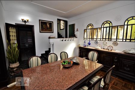 Casa à venda com 450m², 4 quartos e 1 vagaSala de Jantar 1